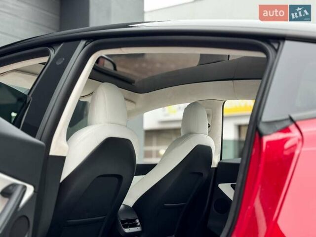 Червоний Тесла Model Y, об'ємом двигуна 0 л та пробігом 25 тис. км за 30999 $, фото 15 на Automoto.ua