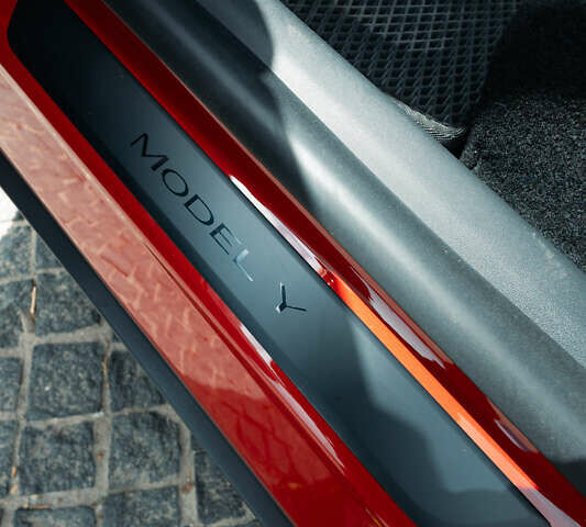 Красный Тесла Model Y, объемом двигателя 0 л и пробегом 29 тыс. км за 31900 $, фото 31 на Automoto.ua