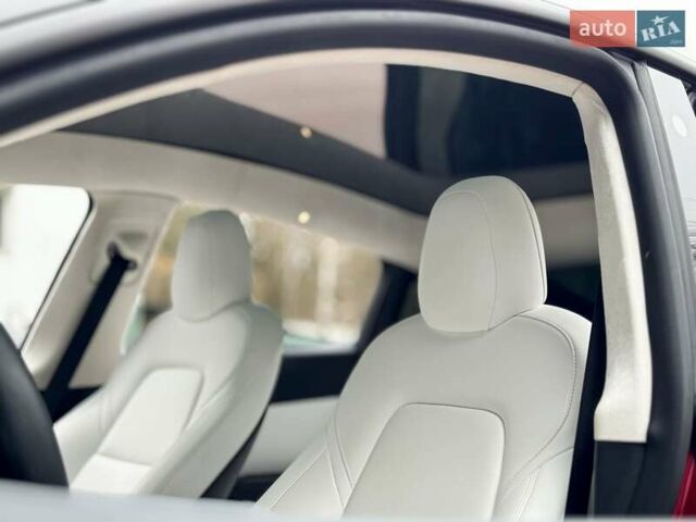 Червоний Тесла Model Y, об'ємом двигуна 0 л та пробігом 25 тис. км за 30999 $, фото 13 на Automoto.ua