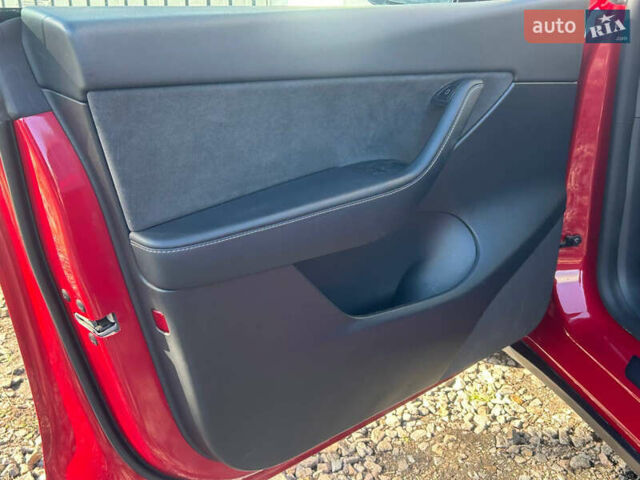 Красный Тесла Model Y, объемом двигателя 0 л и пробегом 44 тыс. км за 24400 $, фото 13 на Automoto.ua
