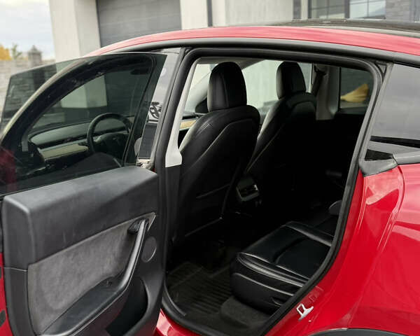 Красный Тесла Model Y, объемом двигателя 0 л и пробегом 137 тыс. км за 24200 $, фото 19 на Automoto.ua