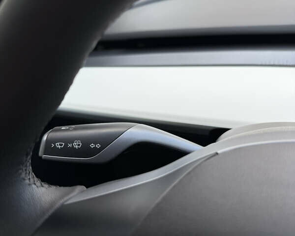 Красный Тесла Model Y, объемом двигателя 0 л и пробегом 25 тыс. км за 24900 $, фото 13 на Automoto.ua