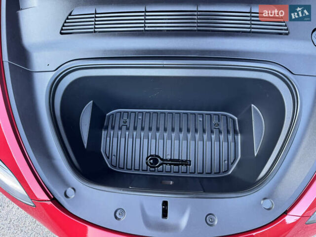 Красный Тесла Model Y, объемом двигателя 0 л и пробегом 40 тыс. км за 29999 $, фото 27 на Automoto.ua