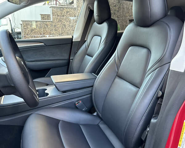 Красный Тесла Model Y, объемом двигателя 0 л и пробегом 72 тыс. км за 27000 $, фото 6 на Automoto.ua