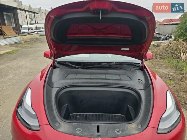 Тесла Model Y 2022 в Костополе на Automoto.ua Красный Тесла Model Y, объемом двигателя 0 л и пробегом 129 тыс. км за 17500 $, фото 31 на Automoto.ua
