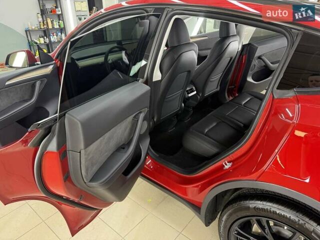 Красный Тесла Model Y, объемом двигателя 0 л и пробегом 37 тыс. км за 31999 $, фото 33 на Automoto.ua