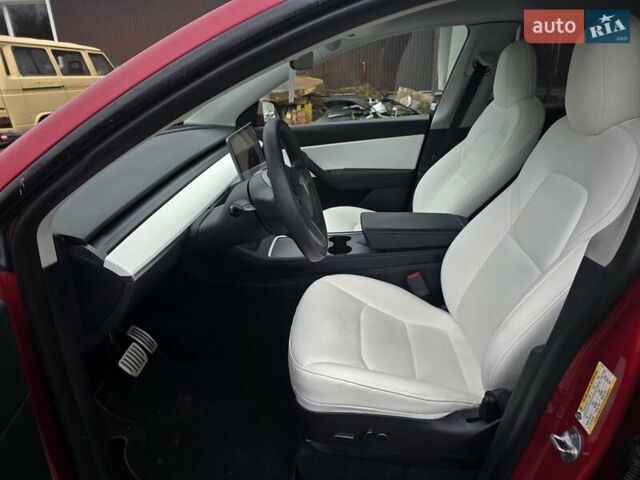 Тесла Model Y 2022 в Костополе на Automoto.ua Красный Тесла Model Y, объемом двигателя 0 л и пробегом 129 тыс. км за 17500 $, фото 36 на Automoto.ua