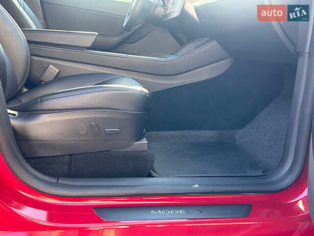 Красный Тесла Model Y, объемом двигателя 0 л и пробегом 44 тыс. км за 24400 $, фото 7 на Automoto.ua