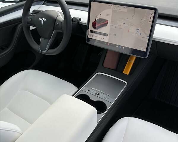 Красный Тесла Model Y, объемом двигателя 0 л и пробегом 12 тыс. км за 35300 $, фото 10 на Automoto.ua