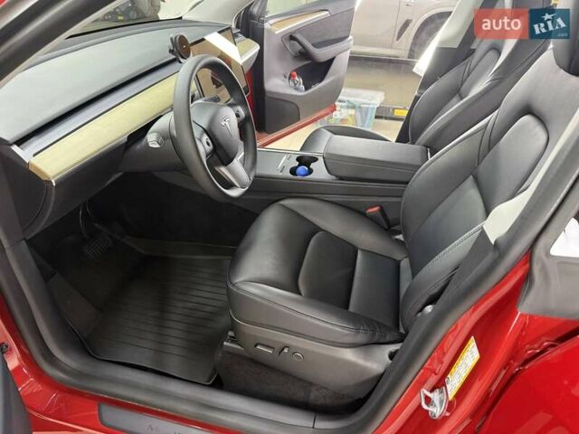 Красный Тесла Model Y, объемом двигателя 0 л и пробегом 37 тыс. км за 31999 $, фото 31 на Automoto.ua