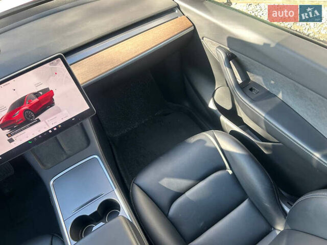 Красный Тесла Model Y, объемом двигателя 0 л и пробегом 44 тыс. км за 24400 $, фото 24 на Automoto.ua
