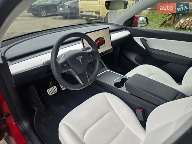 Тесла Model Y 2022 в Костополе на Automoto.ua Красный Тесла Model Y, объемом двигателя 0 л и пробегом 129 тыс. км за 17500 $, фото 37 на Automoto.ua