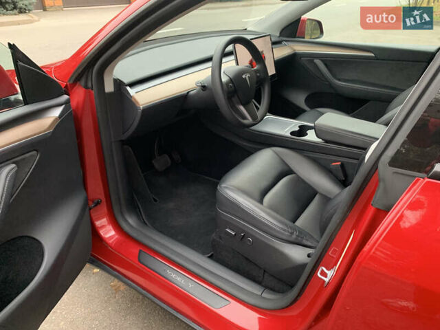 Червоний Тесла Model Y, об'ємом двигуна 0 л та пробігом 21 тис. км за 26900 $, фото 8 на Automoto.ua