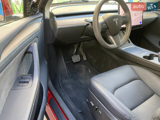 Красный Тесла Model Y, объемом двигателя 0 л и пробегом 26 тыс. км за 28888 $, фото 15 на Automoto.ua