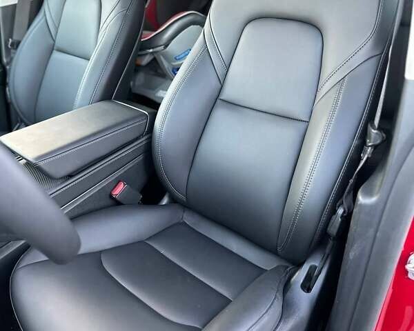 Червоний Тесла Model Y, об'ємом двигуна 0 л та пробігом 37 тис. км за 33500 $, фото 7 на Automoto.ua