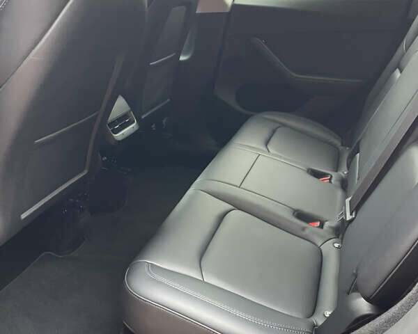 Красный Тесла Model Y, объемом двигателя 0 л и пробегом 23 тыс. км за 26200 $, фото 10 на Automoto.ua