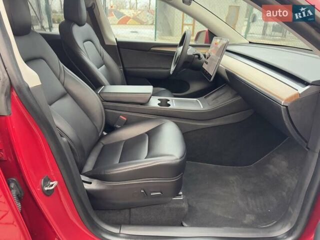 Червоний Тесла Model Y, об'ємом двигуна 0 л та пробігом 10 тис. км за 26500 $, фото 25 на Automoto.ua