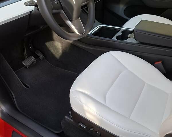 Тесла Model Y 2023 в Виннице на Automoto.ua Красный Тесла Model Y, объемом двигателя 0 л и пробегом 27 тыс. км за 31500 $, фото 20 на Automoto.ua