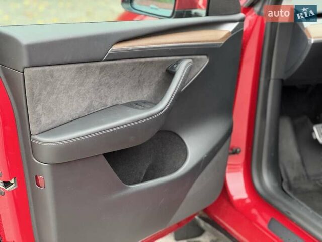 Красный Тесла Model Y, объемом двигателя 0 л и пробегом 84 тыс. км за 25800 $, фото 14 на Automoto.ua