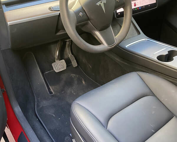 Тесла Model Y 2023 в Киеве на Automoto.ua Красный Тесла Model Y, объемом двигателя 0 л и пробегом 27 тыс. км за 28800 $, фото 55 на Automoto.ua