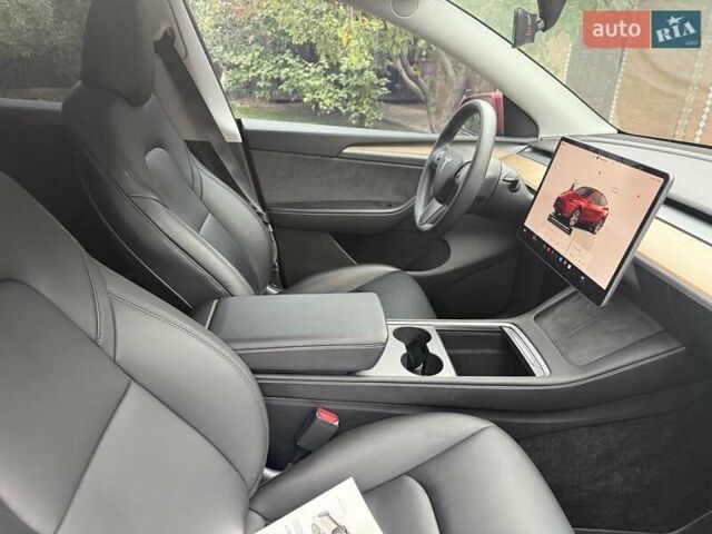 Красный Тесла Model Y, объемом двигателя 0 л и пробегом 10 тыс. км за 30000 $, фото 4 на Automoto.ua