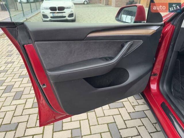 Червоний Тесла Model Y, об'ємом двигуна 0 л та пробігом 10 тис. км за 26500 $, фото 6 на Automoto.ua