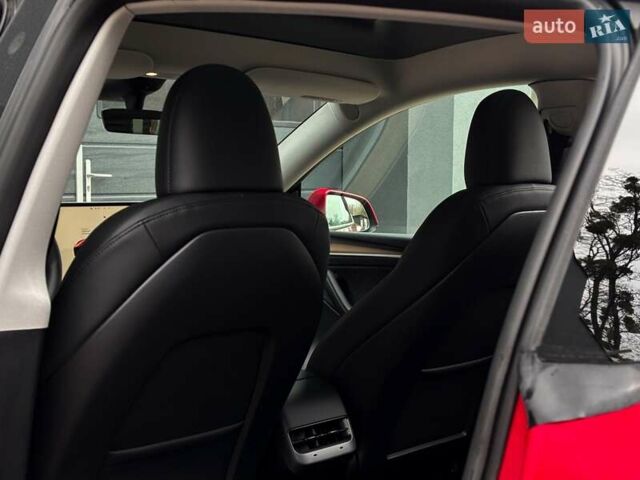 Красный Тесла Model Y, объемом двигателя 0 л и пробегом 43 тыс. км за 31999 $, фото 16 на Automoto.ua