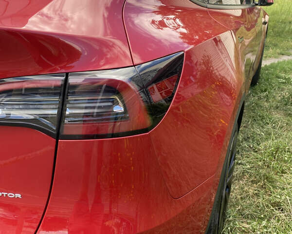Красный Тесла Model Y, объемом двигателя 0 л и пробегом 26 тыс. км за 28888 $, фото 51 на Automoto.ua