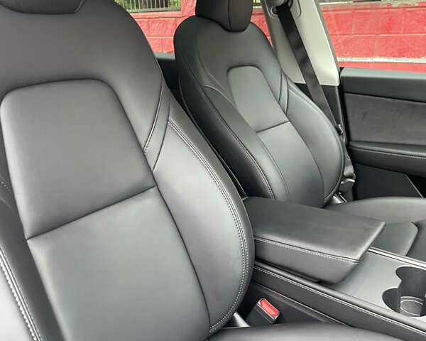 Красный Тесла Model Y, объемом двигателя 0 л и пробегом 23 тыс. км за 26200 $, фото 6 на Automoto.ua