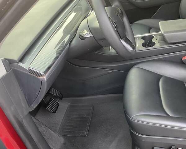 Червоний Тесла Model Y, об'ємом двигуна 0 л та пробігом 24 тис. км за 27800 $, фото 10 на Automoto.ua