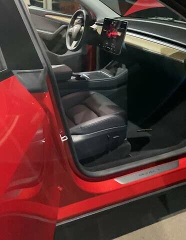 Тесла Model Y 2023 в Киеве на Automoto.ua Красный Тесла Model Y, объемом двигателя 0 л и пробегом 27 тыс. км за 28800 $, фото 88 на Automoto.ua