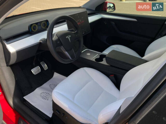 Красный Тесла Model Y, объемом двигателя 0 л и пробегом 24 тыс. км за 32999 $, фото 8 на Automoto.ua