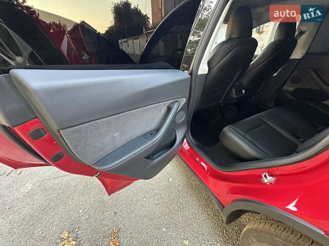 Красный Тесла Model Y, объемом двигателя 0 л и пробегом 39 тыс. км за 27700 $, фото 15 на Automoto.ua