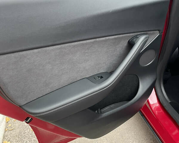 Красный Тесла Model Y, объемом двигателя 0 л и пробегом 23 тыс. км за 26200 $, фото 9 на Automoto.ua