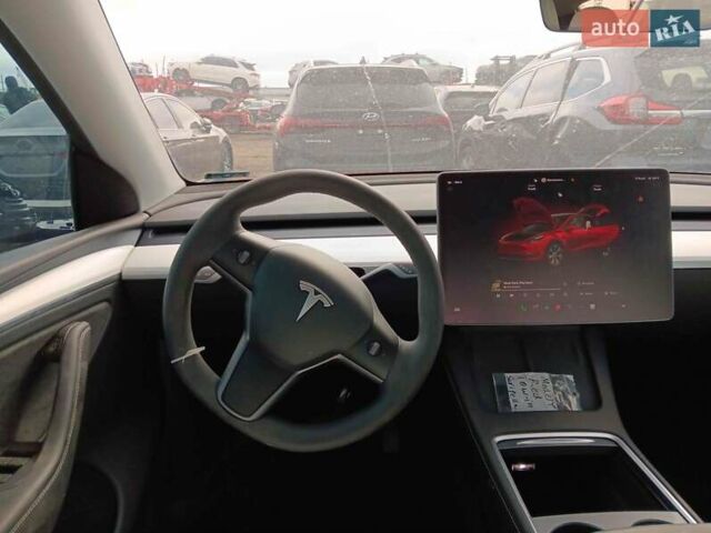 Красный Тесла Model Y, объемом двигателя 0 л и пробегом 13 тыс. км за 33000 $, фото 3 на Automoto.ua