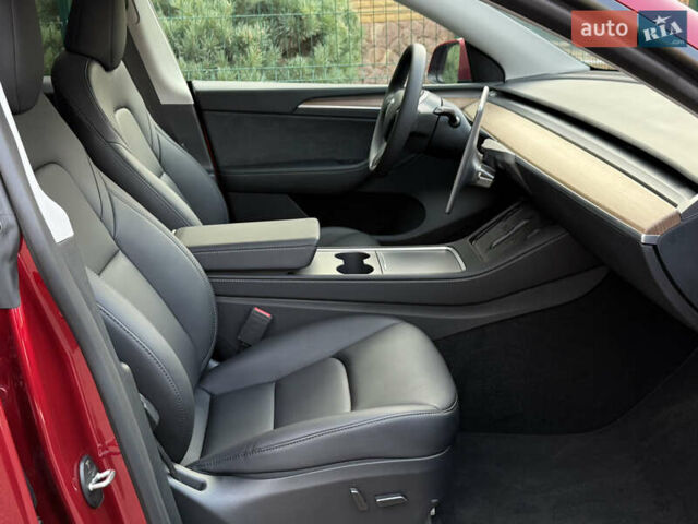 Красный Тесла Model Y, объемом двигателя 0 л и пробегом 4 тыс. км за 34999 $, фото 87 на Automoto.ua