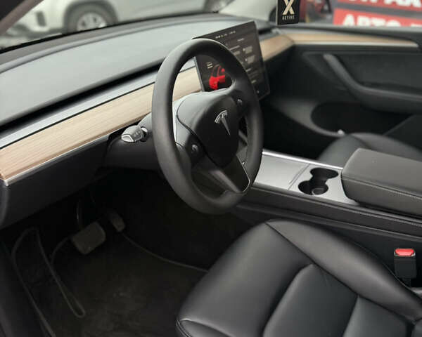 Червоний Тесла Model Y, об'ємом двигуна 0 л та пробігом 8 тис. км за 26200 $, фото 30 на Automoto.ua