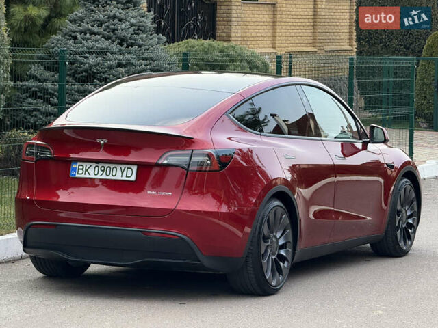 Красный Тесла Model Y, объемом двигателя 0 л и пробегом 4 тыс. км за 34999 $, фото 1 на Automoto.ua