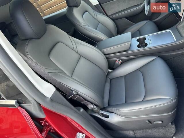 Червоний Тесла Model Y, об'ємом двигуна 0 л та пробігом 12 тис. км за 29900 $, фото 42 на Automoto.ua