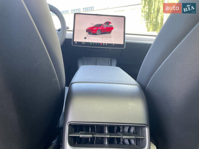 Червоний Тесла Model Y, об'ємом двигуна 0 л та пробігом 2 тис. км за 34500 $, фото 30 на Automoto.ua