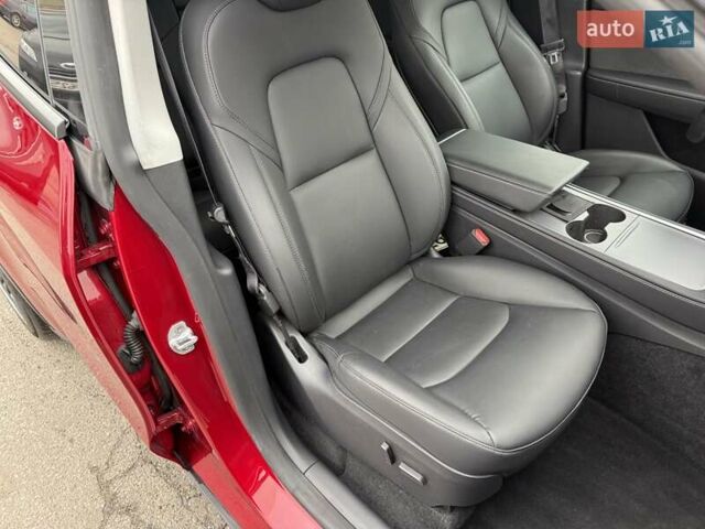 Красный Тесла Model Y, объемом двигателя 0 л и пробегом 19 тыс. км за 24500 $, фото 23 на Automoto.ua