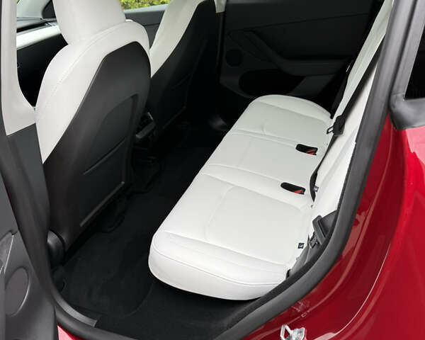 Червоний Тесла Model Y, об'ємом двигуна 0 л та пробігом 4 тис. км за 33900 $, фото 5 на Automoto.ua