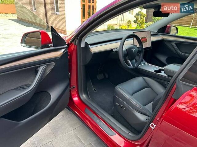 Червоний Тесла Model Y, об'ємом двигуна 0 л та пробігом 12 тис. км за 29900 $, фото 2 на Automoto.ua