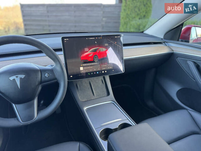 Красный Тесла Model Y, объемом двигателя 0 л и пробегом 8 тыс. км за 29999 $, фото 45 на Automoto.ua