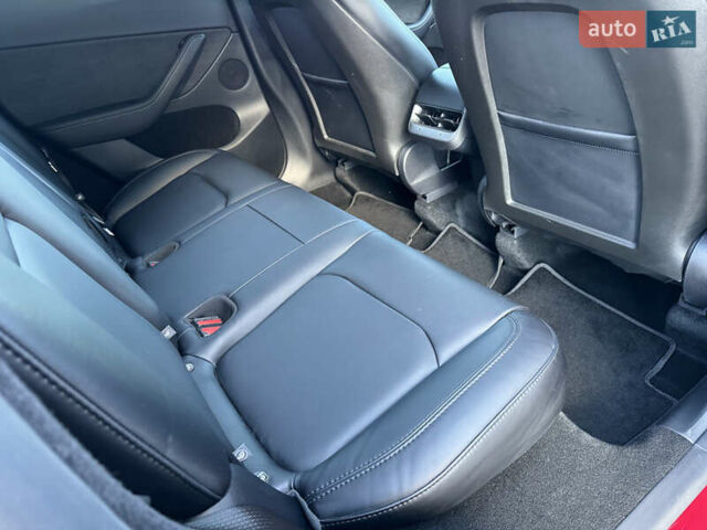 Красный Тесла Model Y, объемом двигателя 0 л и пробегом 8 тыс. км за 29999 $, фото 47 на Automoto.ua