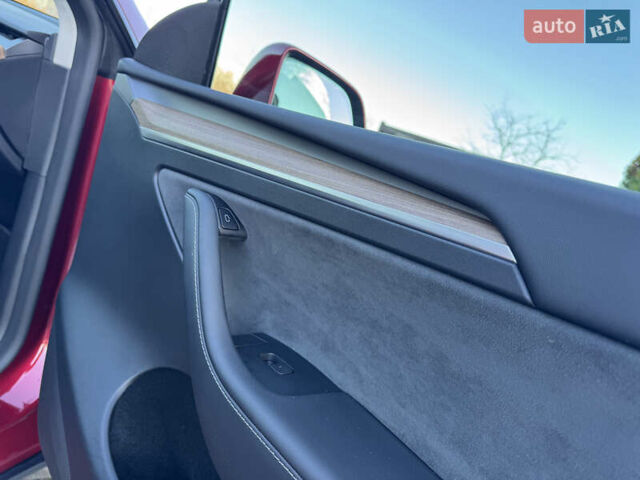 Красный Тесла Model Y, объемом двигателя 0 л и пробегом 8 тыс. км за 29999 $, фото 42 на Automoto.ua