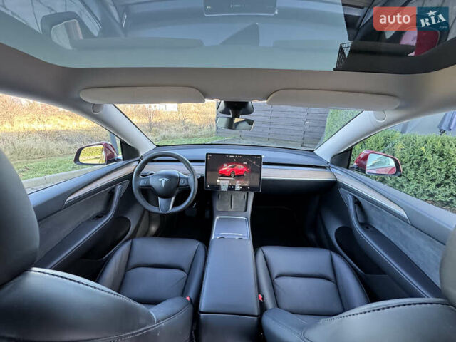 Красный Тесла Model Y, объемом двигателя 0 л и пробегом 8 тыс. км за 29999 $, фото 43 на Automoto.ua