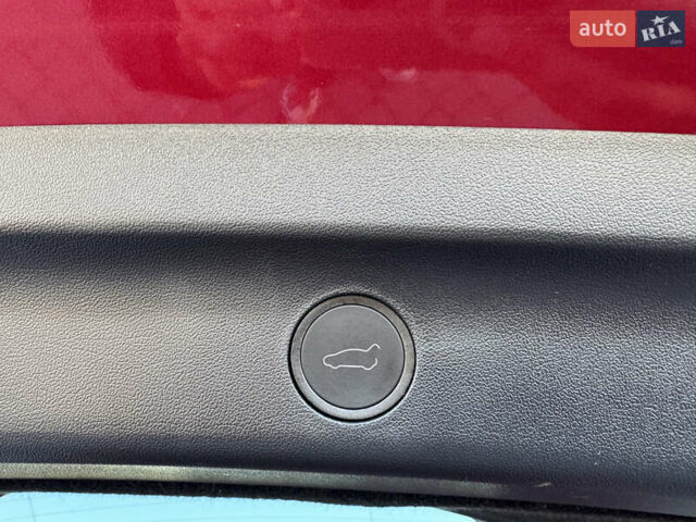 Красный Тесла Model Y, объемом двигателя 0 л и пробегом 8 тыс. км за 29999 $, фото 52 на Automoto.ua