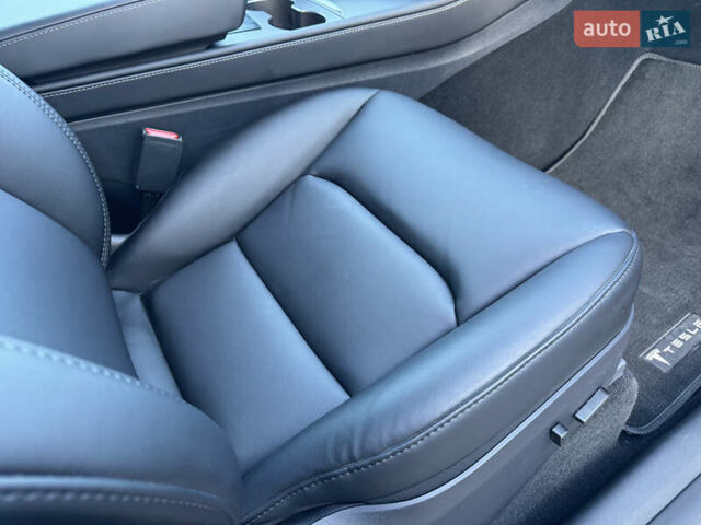 Красный Тесла Model Y, объемом двигателя 0 л и пробегом 8 тыс. км за 29999 $, фото 39 на Automoto.ua