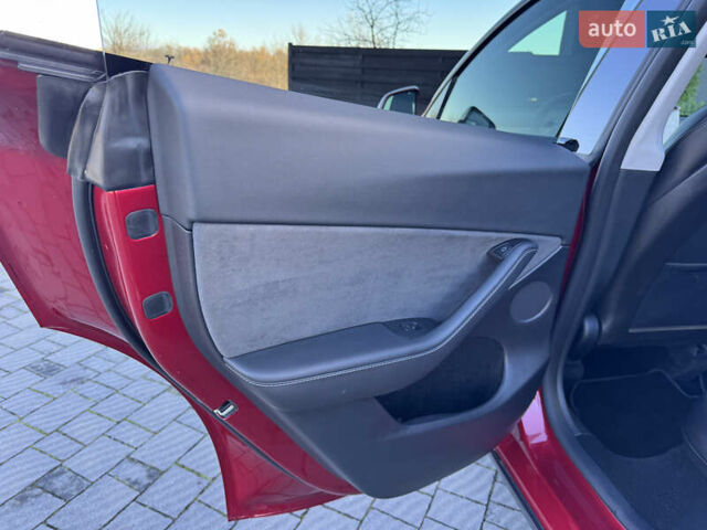 Красный Тесла Model Y, объемом двигателя 0 л и пробегом 8 тыс. км за 29999 $, фото 56 на Automoto.ua